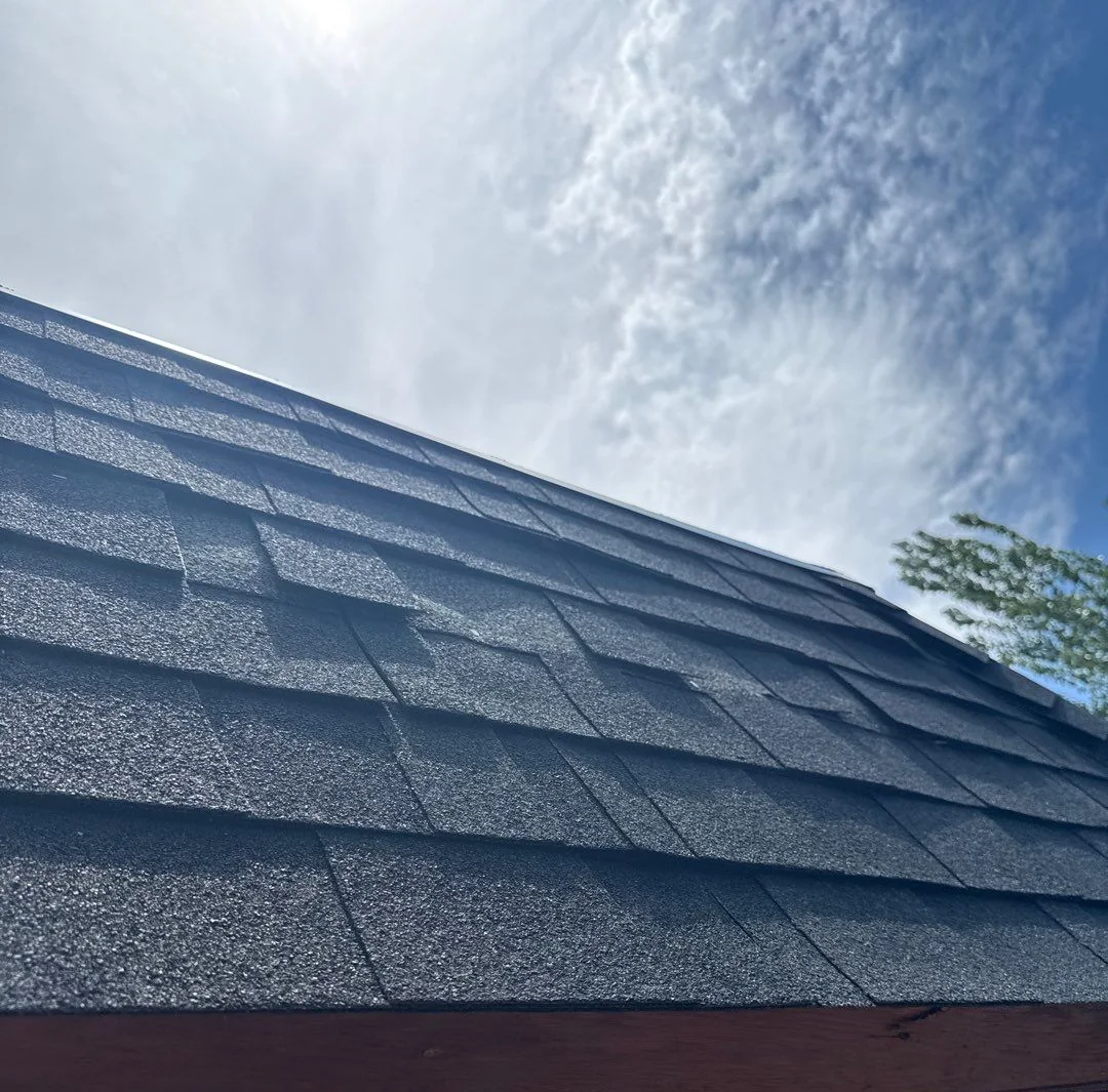 Dark charcoal architectural shingle roof plane in Payson, Arizona